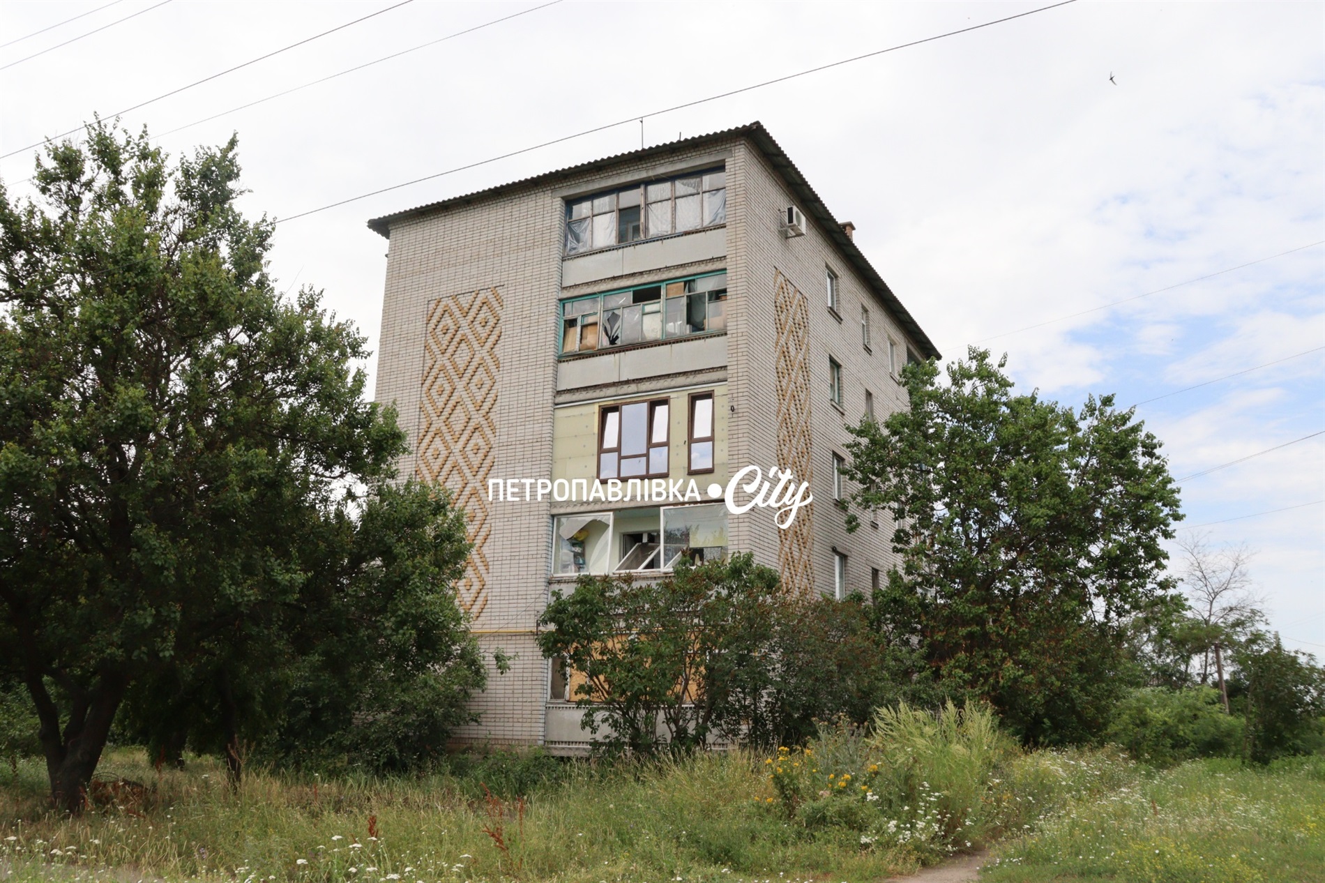 Де ранок починається з КАБів: як виживає прифронтова Васильківка (ВІДЕО)