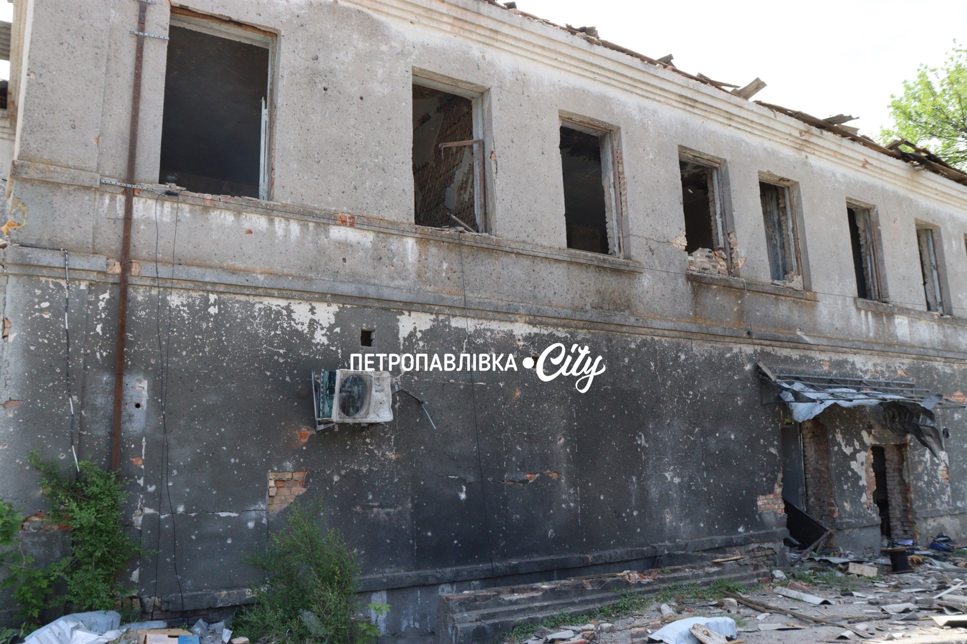 Де ранок починається з КАБів: як виживає прифронтова Васильківка (ВІДЕО)