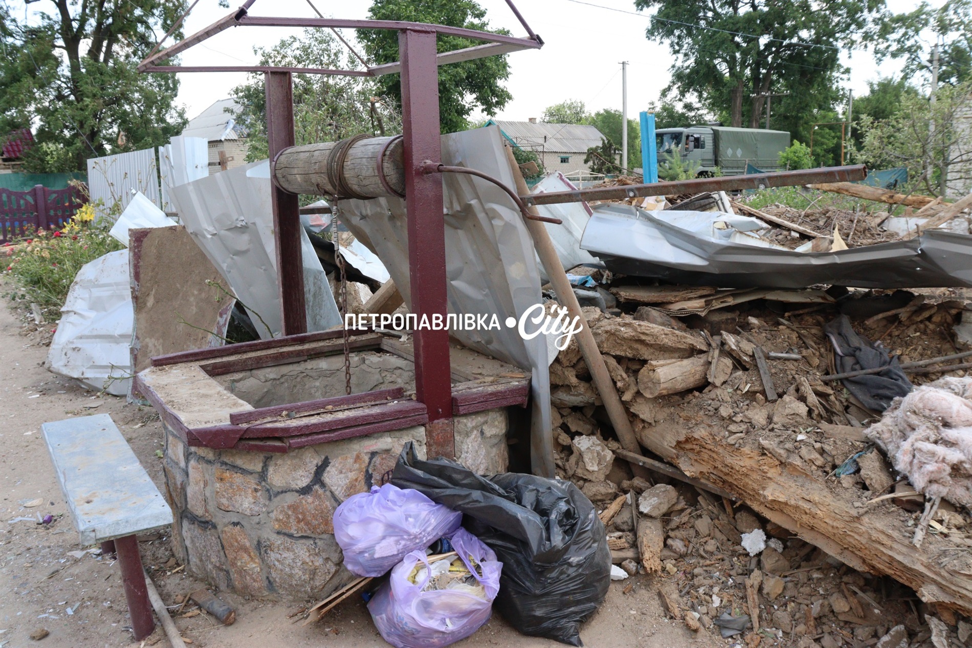 Де ранок починається з КАБів: як виживає прифронтова Васильківка (ВІДЕО)